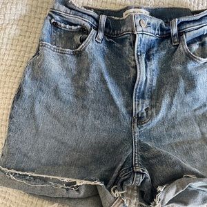 Women’s Abercrombie & Fitch The 90s Straight Ultra High Rise Denim Shorts